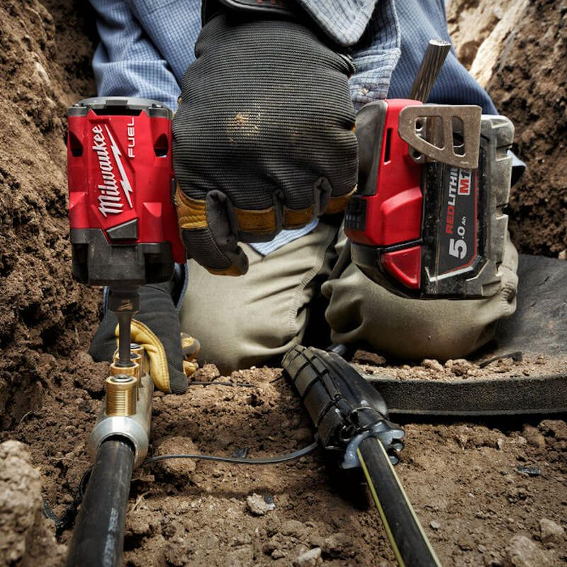 MILWAUKEE M18FIW2F38-0X 18V FUEL COMPACT 3/8 IMPACT WRENCH (BODY ONLY)