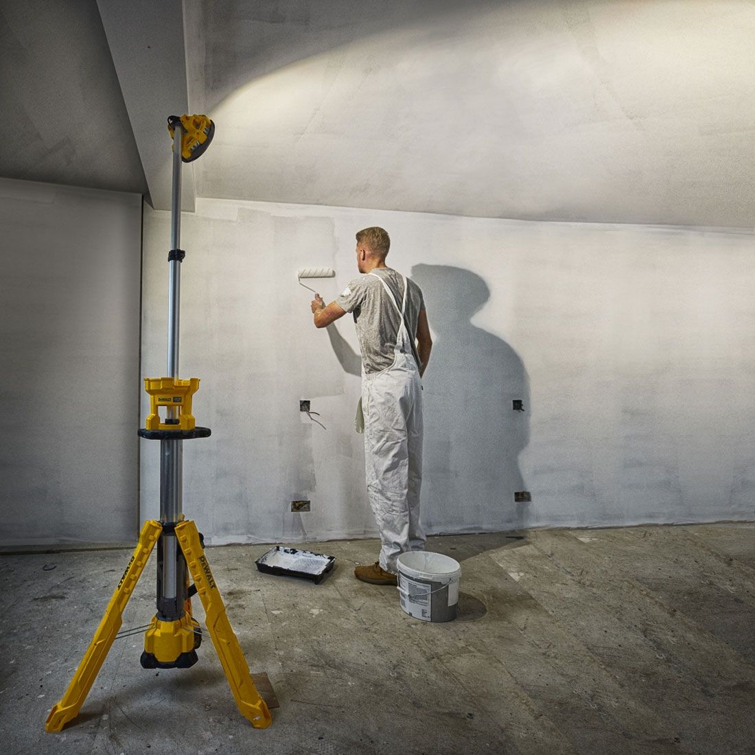 DeWalt DCL079 18v XR LED Cordless Tripod Work Light (Body Only)