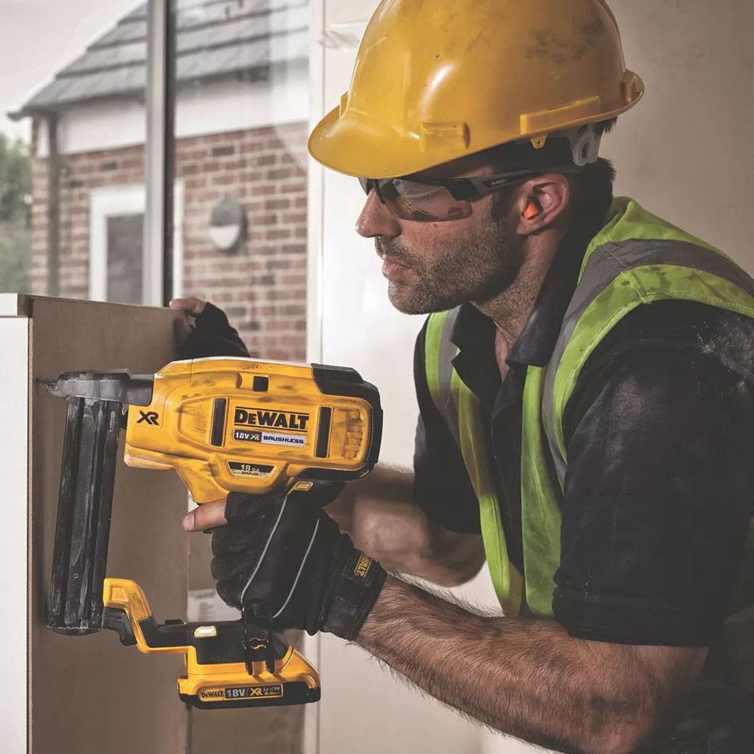 DeWalt DCN681N-XJ 18v XR Brushless 18G Crown Stapler (Body Only)