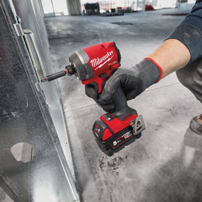 Milwaukee M18FPP2A3-502X 2 Piece M18 FUEL Power Twin Pack (2x 5Ah, Batteries, Charger)