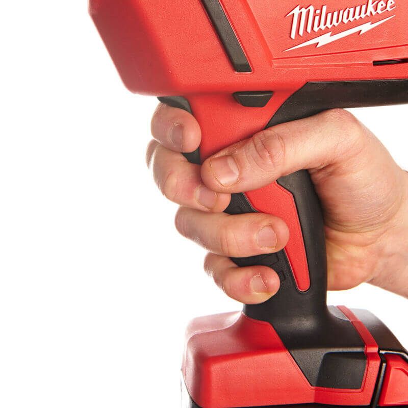 Milwaukee C18PCG/600A-201B M18 600ml Caulking Gun with Aluminium Tube Kit (2Ah, Charger, Bag)