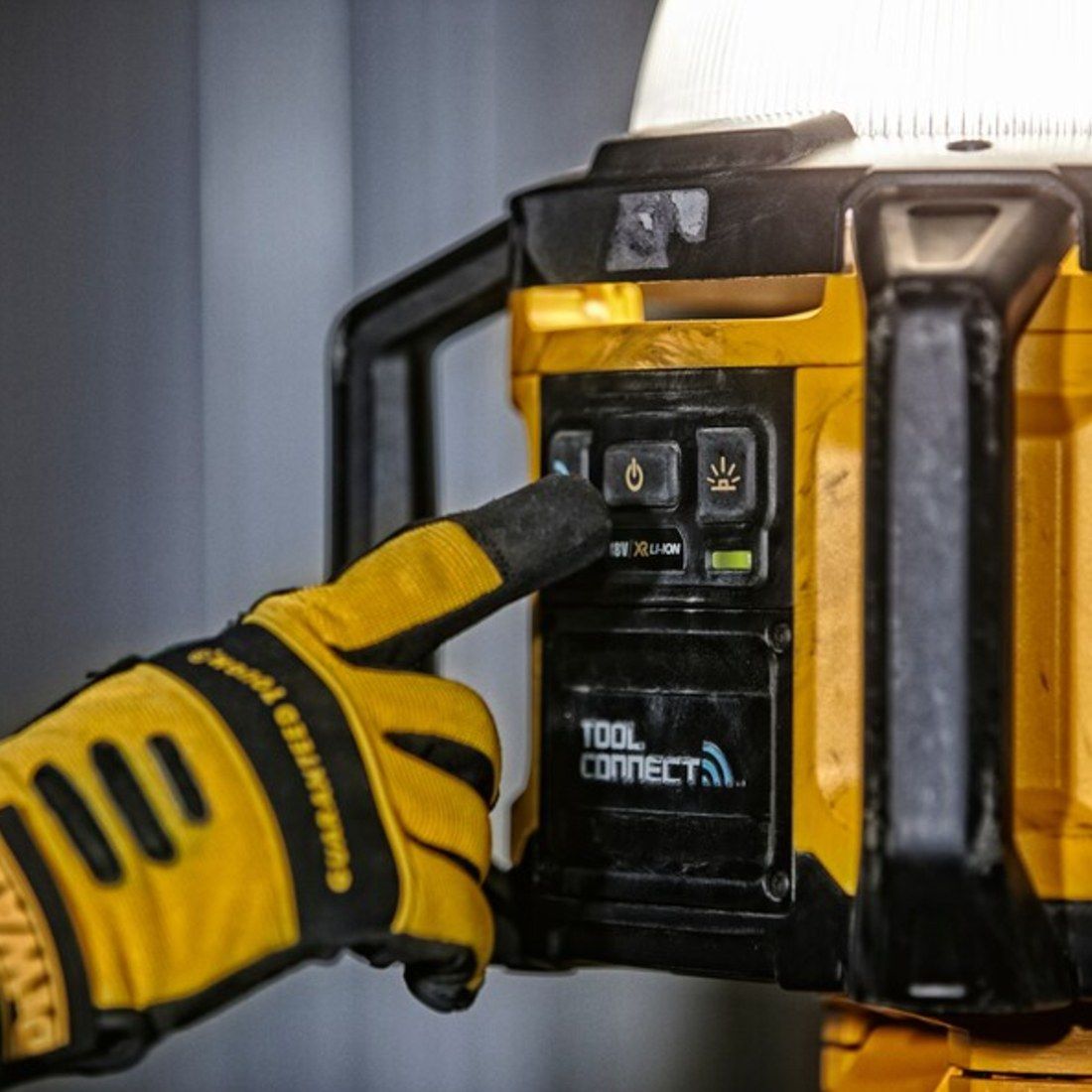 DeWalt DCL074-XJ 18v XR Tool Connect Area Light (Body Only)