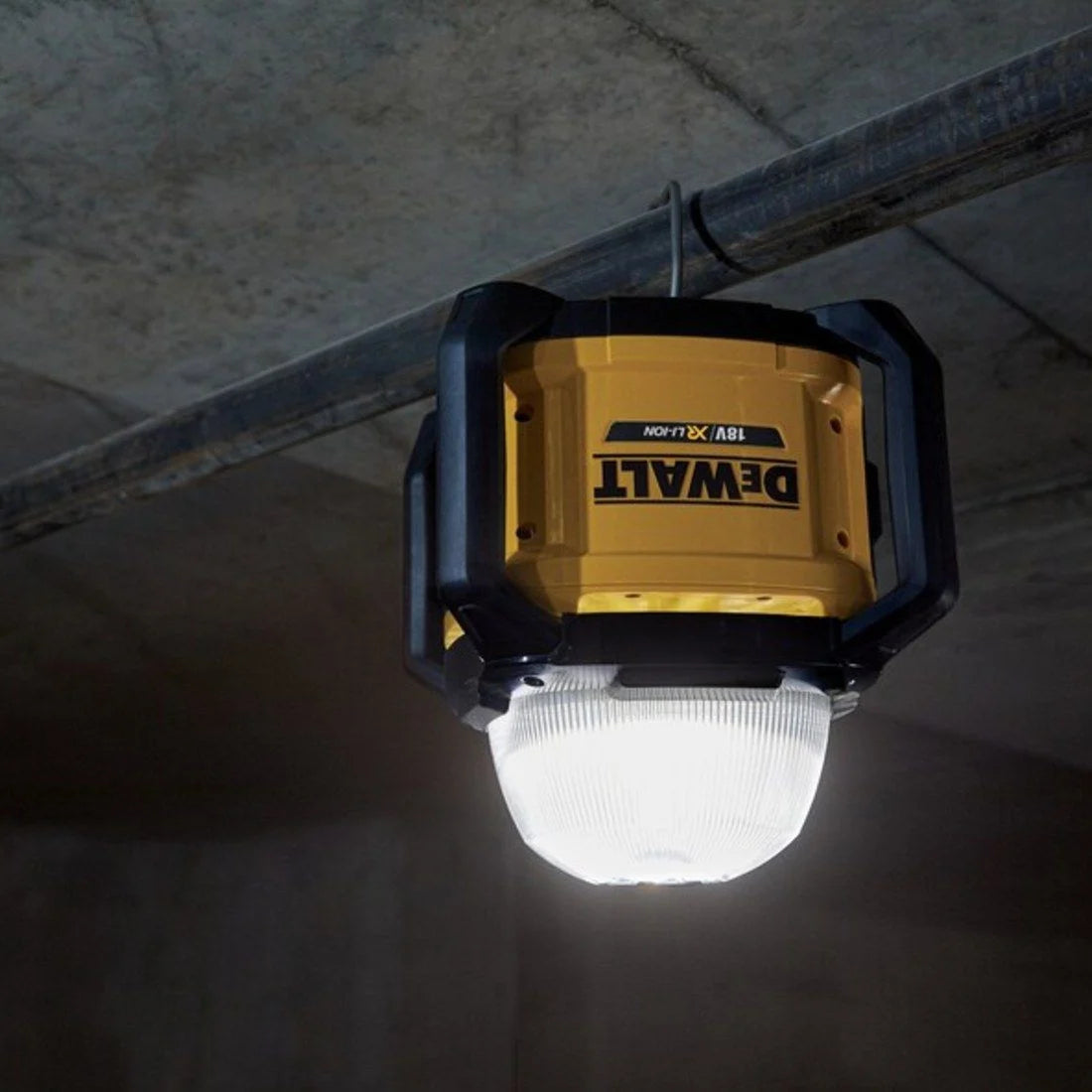 DeWalt DCL074-XJ 18v XR Tool Connect Area Light (Body Only)