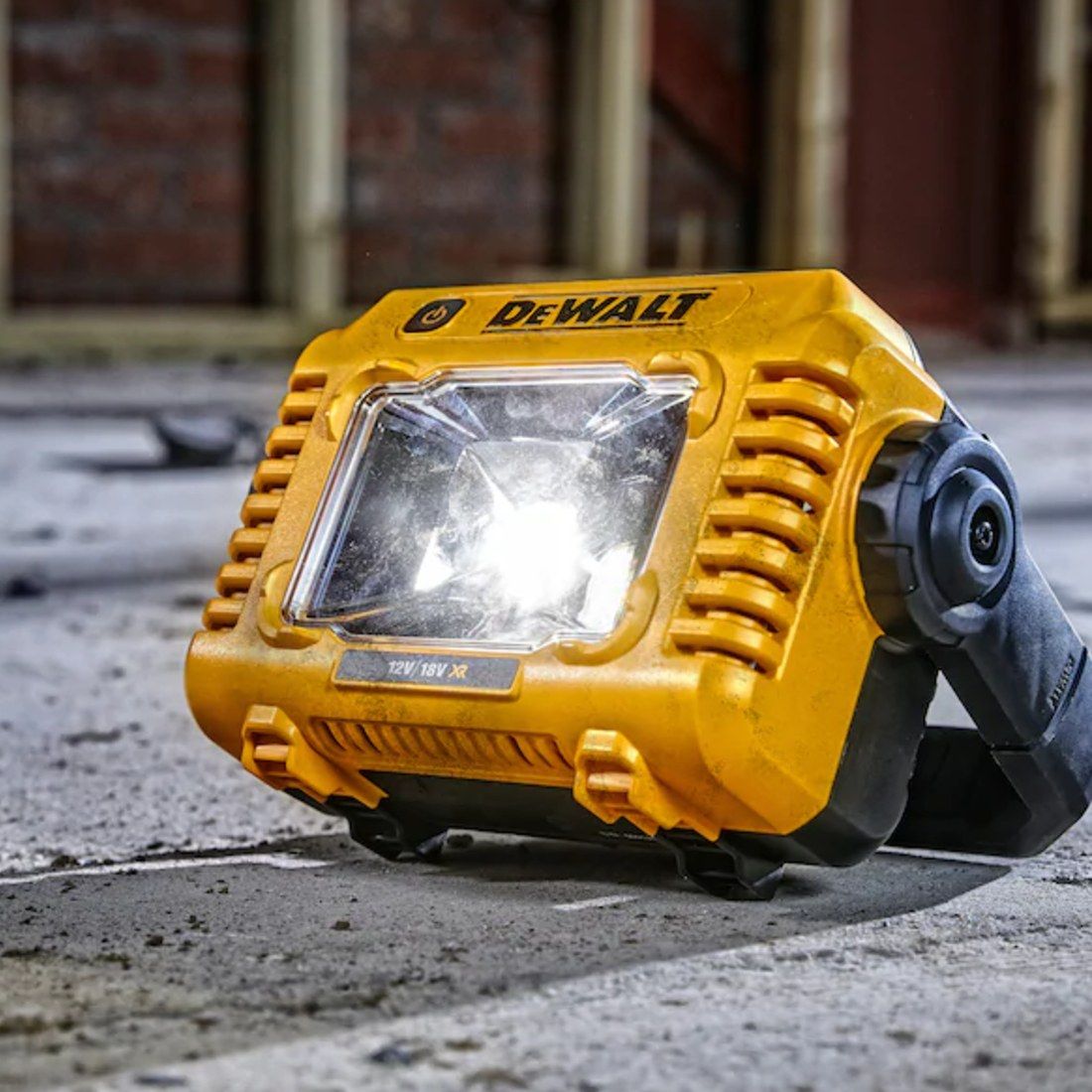 DeWalt DCL077-XJ 12v/18v 2000lm Compact Task Light (Body Only)