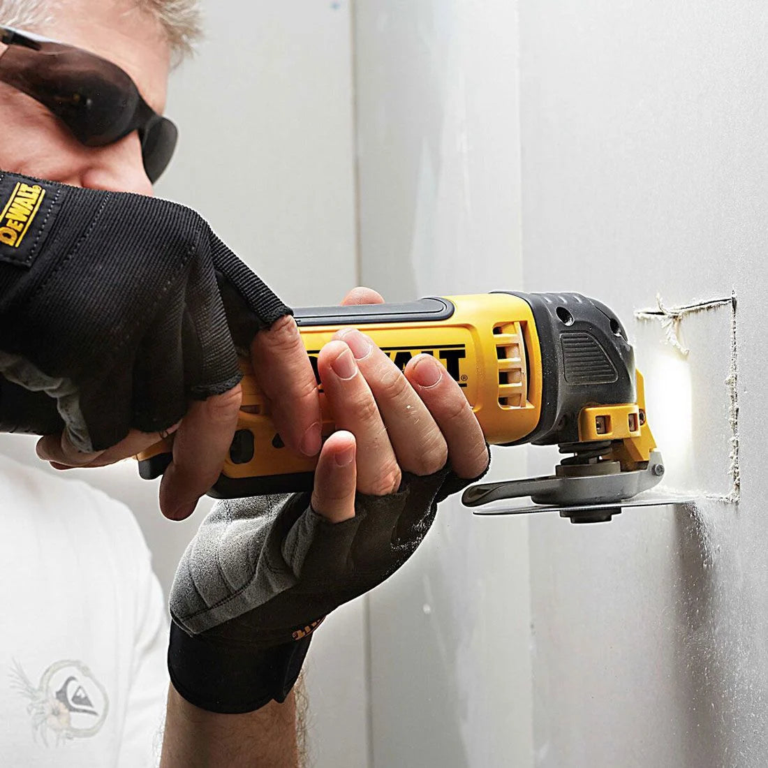 DeWalt DCS355N 18v XR Brushless Oscillating Multi-Tool Body Only