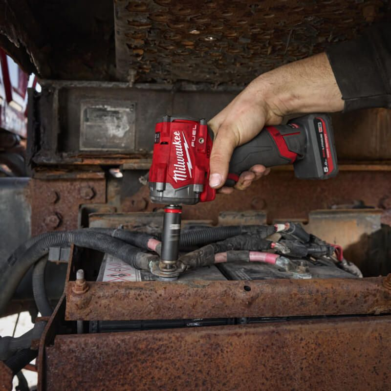 MILWAUKEE M12FCIWF12G3-502X 12V FUEL 1/2'' COMPACT IMPACT WRENCH KIT (2x HIGH OUTPUT 5AH, CHARGER, CASE)