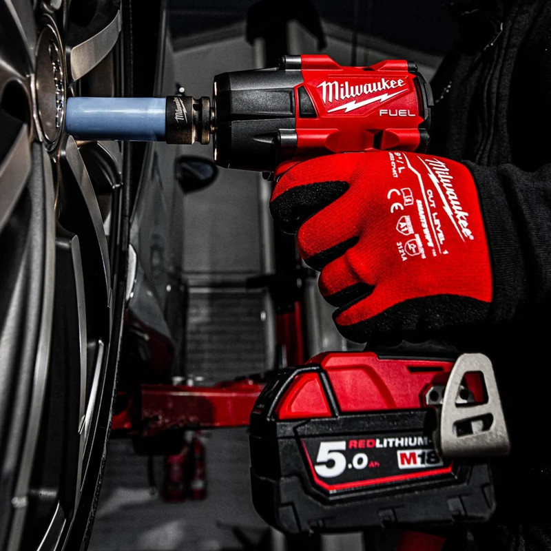 MILWAUKEE M18FMTIW2F12-502X 18V FUEL GEN2 MID TORQUE 1/2 IMPACT WRENCH KIT (2x 5Ah, CHARGER, CASE)