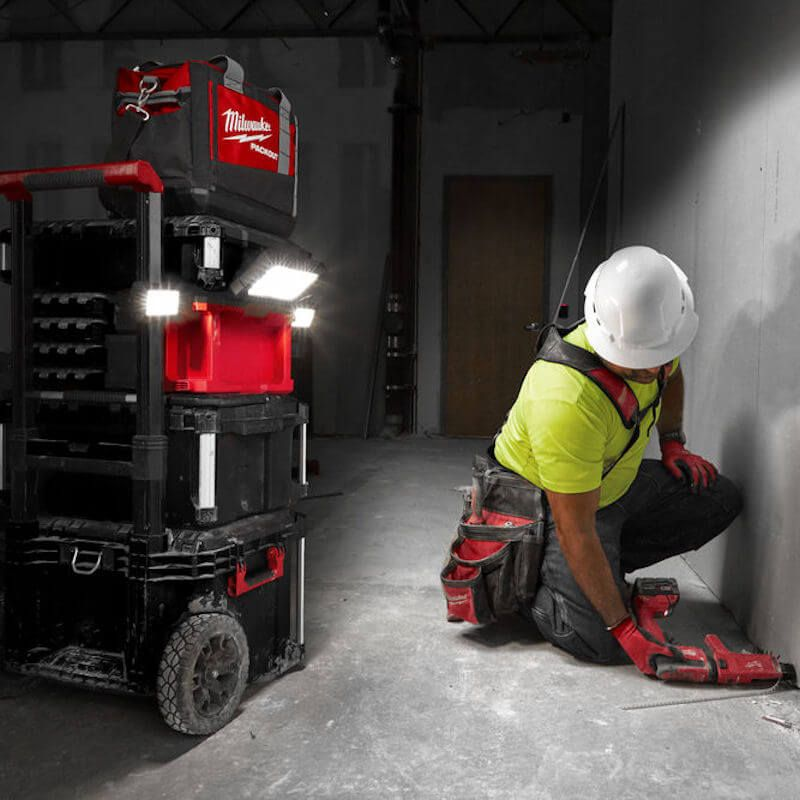 Milwaukee M18POALC-0 M18 PackOut Area Light Charger (Body Only)