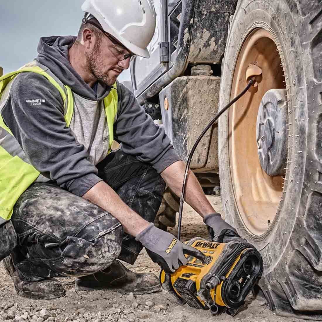 DeWalt DCC018N 18v XR Cordless Inflator (Body Only)