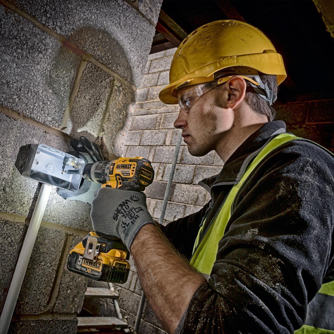 DeWalt DCK266P2 18v XR Brushless Combi Drill & Impact Driver Twinpack Kit (2x 5.0Ah, Charger, Case)