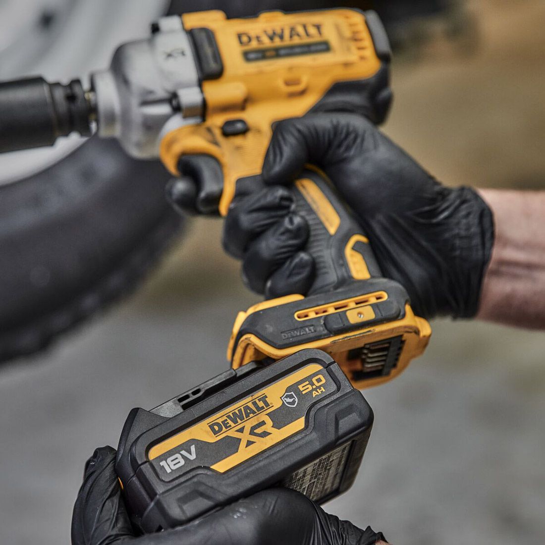 DeWalt DCF891N-XJ 18v XR Brushless Hog Ring Anvil Impact Wrench (Body Only)