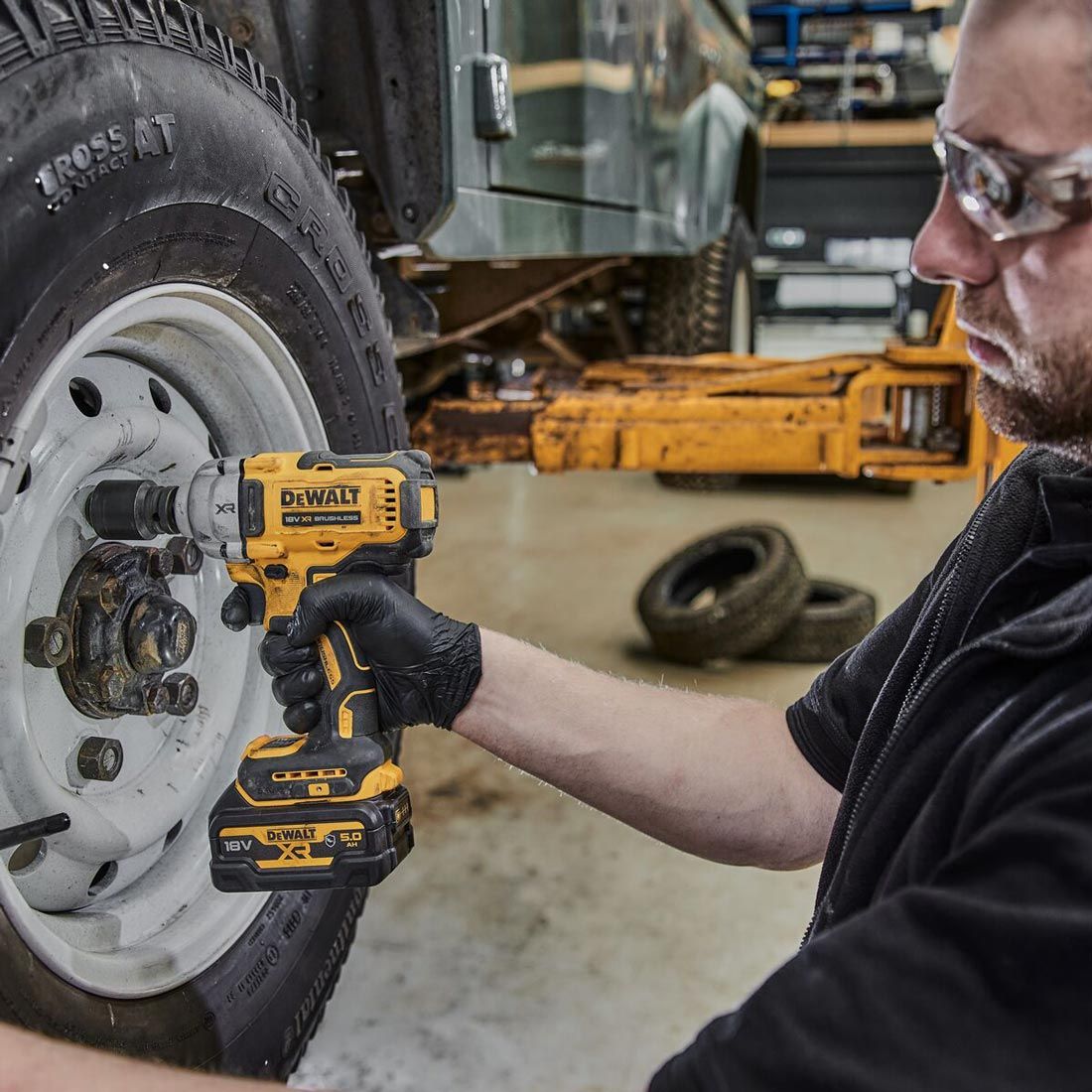 DeWalt DCF891N-XJ 18v XR Brushless Hog Ring Anvil Impact Wrench (Body Only)