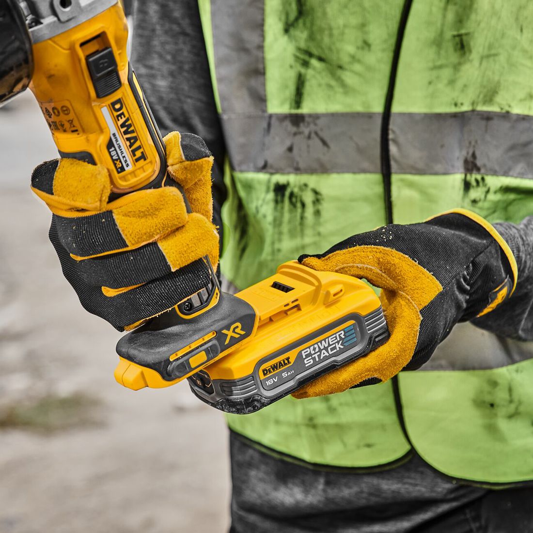 DeWalt DCG405N 18v XR 125mm Brushless Angle Grinder (Body Only)