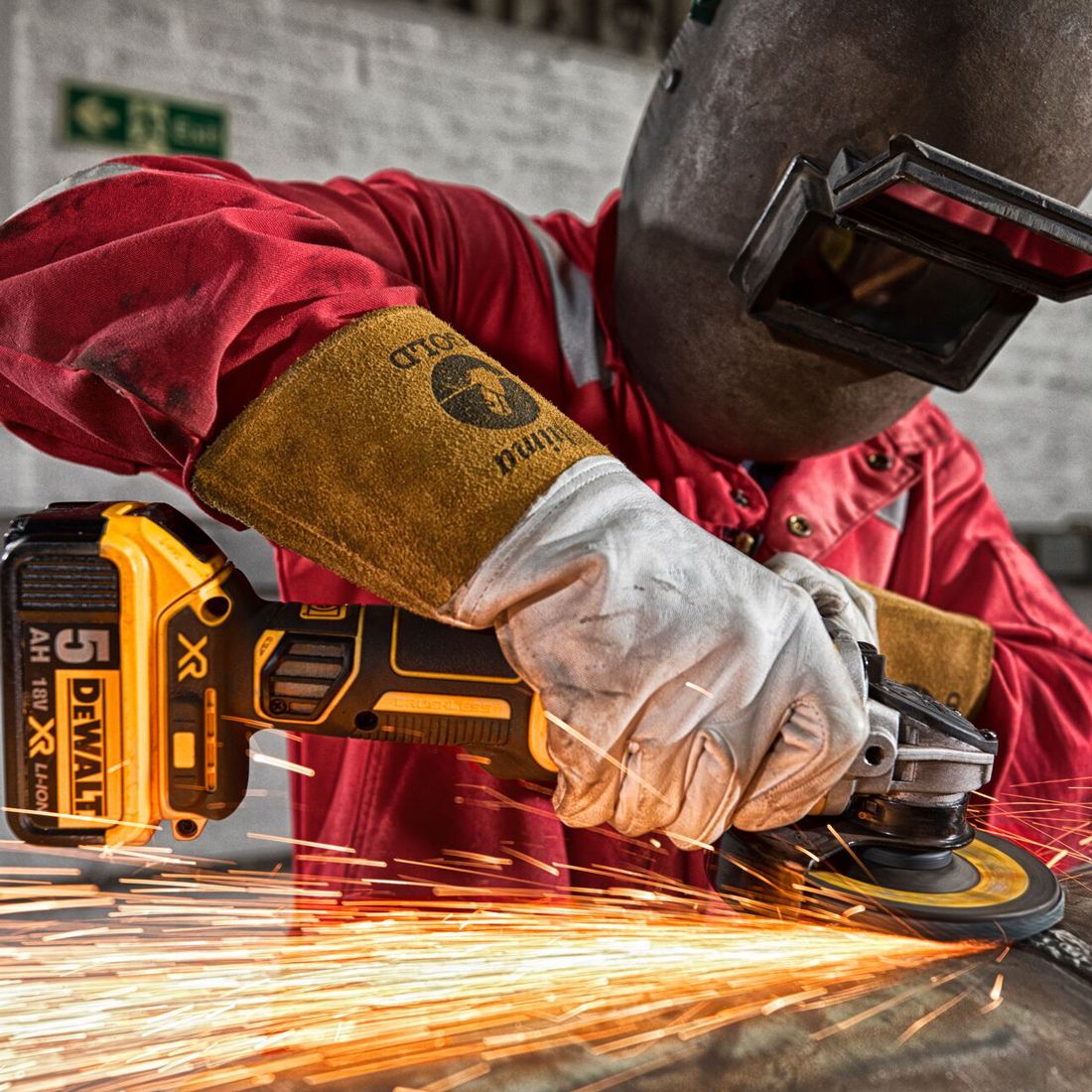 DeWalt DCG405N 18v XR 125mm Brushless Angle Grinder (Body Only)