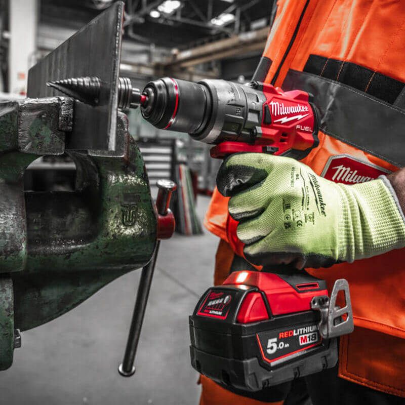 Milwaukee M18FPP2A3-502X 2 Piece M18 FUEL Power Twin Pack (2x 5Ah, Batteries, Charger)